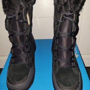 Women's Ice Maiden II Boots size 5- NEW